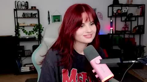Snapshot of dellacrush_ chatting on 11, 4, 2026 dellacrush_ online show from 11, 4, 2026