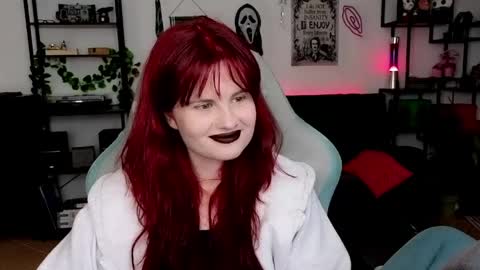 Snapshot of dellacrush_ chatting on 15, 4, 2026 dellacrush_ online show from 15, 4, 2026