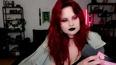 Snapshot of dellacrush_ chatting on 9, 5, 2026 dellacrush_ online show from 9, 5, 2026