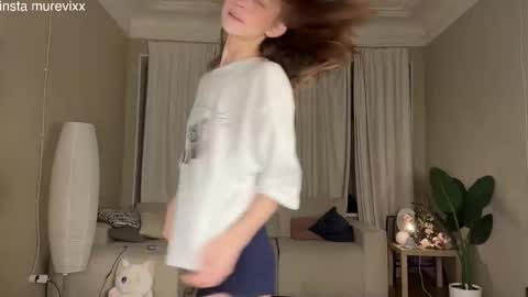 Delora online show from 8, 11, 2025