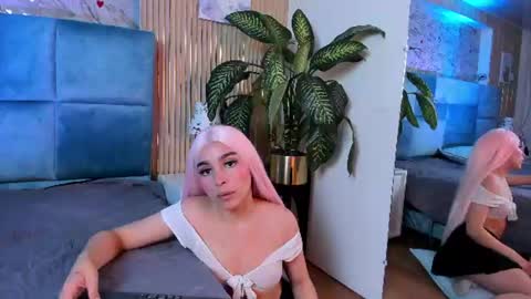 Snapshot of delphine_doll chatting on 6, 7, 2026 Delia online show from 6, 7, 2026