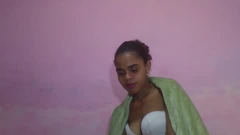 Snapshot of delphineee chatting on 5, 5, 2026 delphine online show from 5, 5, 2026