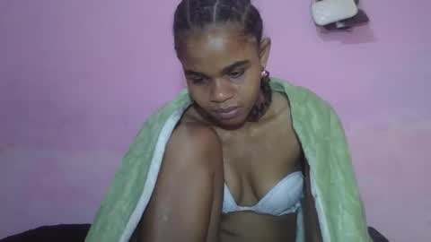 Snapshot of delphineee chatting on 8, 5, 2026 delphine online show from 8, 5, 2026