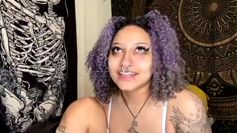 Snapshot of deluxxxeblu chatting on 3, 1, 2025 TankinBody online show from 3, 1, 2025