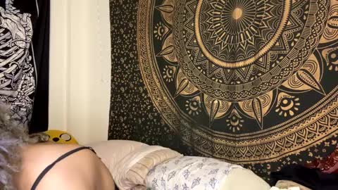 Snapshot of deluxxxeblu chatting on 25, 1, 2025 TankinBody online show from 25, 1, 2025