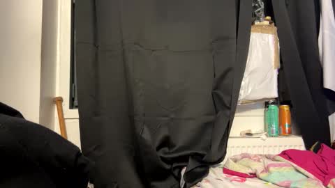 Snapshot of deluxxxeblu chatting on 15, 2, 2025 TankinBody online show from 15, 2, 2025