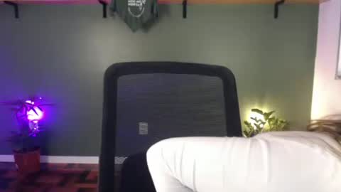 Snapshot of demmetria chatting on 20, 5, 2026 demmetria online show from 20, 5, 2026