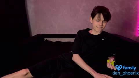 Snapshot of den_phoenix_ chatting on 22, 4, 2026 Den Shorty online show from 22, 4, 2026