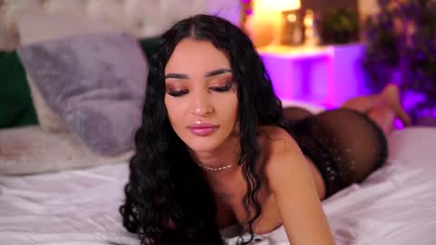 denisedevilles online show from 21, 12, 2024