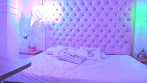 denisse_logan online show from 8, 4, 2026