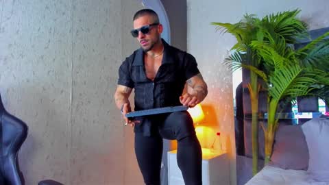 dennis_cox_ online show from 18, 2, 2025