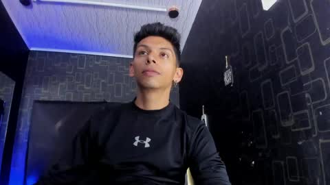 Snapshot of dereck_monroe chatting on 15, 5, 2026 Dereck online show from 15, 5, 2026