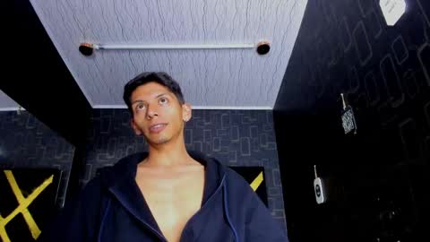 Snapshot of dereck_monroe chatting on 23, 5, 2026 Dereck online show from 23, 5, 2026