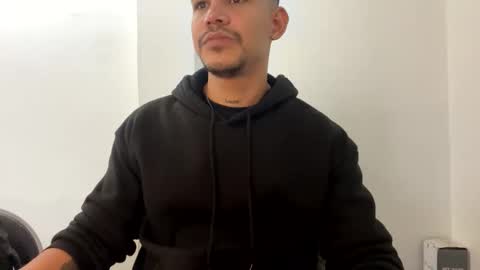 Snapshot of dereck_myers chatting on 31, 5, 2026 Dereck Myers online show from 31, 5, 2026