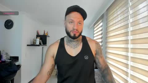 Snapshot of dereckgreen chatting on 28, 4, 2026 dereckgreen online show from 28, 4, 2026