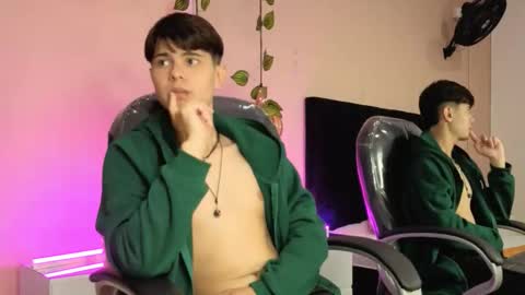 Snapshot of derek_sinn chatting on 4, 2, 2026 derek_sinn online show from 4, 2, 2026