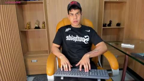 Snapshot of derek_voss chatting on 23, 4, 2026 derek_voss online show from 23, 4, 2026