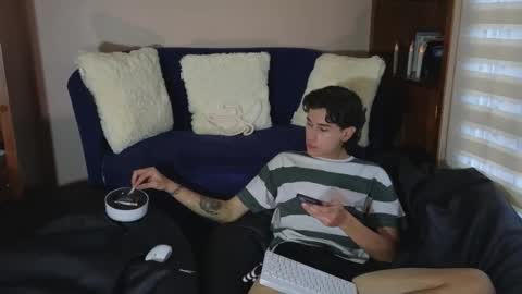 Derek online show from 18, 12, 2025