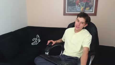 Snapshot of derekswan chatting on 20, 5, 2026 Derek online show from 20, 5, 2026