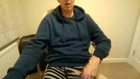 Snapshot of derelictguy chatting on 17, 12, 2024 derelictguy online show from 17, 12, 2024