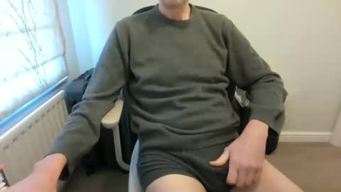 Snapshot of derelictguy chatting on 11, 1, 2025 derelictguy online show from 11, 1, 2025