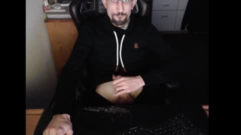 Snapshot of dermattes chatting on 7, 12, 2024 dermattes online show from 7, 12, 2024