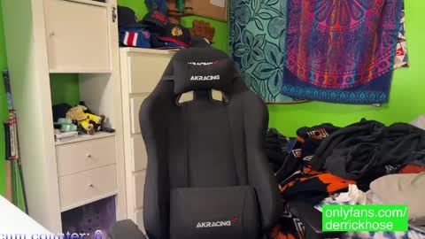 Snapshot of derrick_hose chatting on 2, 3, 2025 Derrick Hose online show from 2, 3, 2025