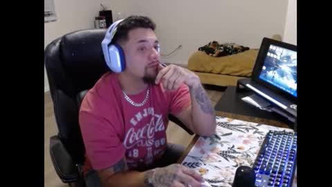 Snapshot of desertadventurer25 chatting on 19, 10, 2025 desertadventurer25 online show from 19, 10, 2025