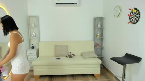 Snapshot of desiredworld_ chatting on 11, 5, 2026 JASMINE - DARWIN - MEGAN - JUANCA online show from 11, 5, 2026
