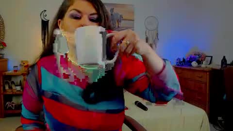 Snapshot of desirehellen chatting on 4, 6, 2026 HellenMoon online show from 4, 6, 2026