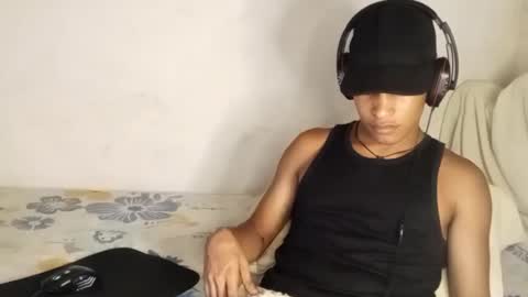 Snapshot of deus_steim chatting on 19, 9, 2025 deus_steim online show from 19, 9, 2025