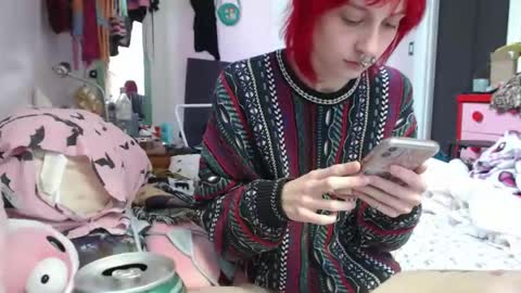 Snapshot of devilg1rl chatting on 22, 4, 2026 poutyangel online show from 22, 4, 2026