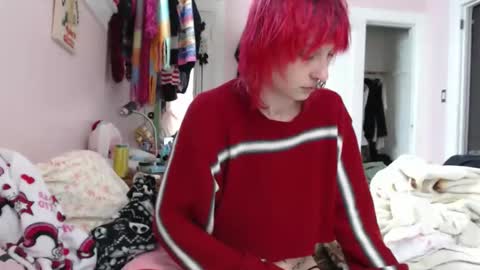 Snapshot of devilg1rl chatting on 30, 4, 2026 poutyangel online show from 30, 4, 2026