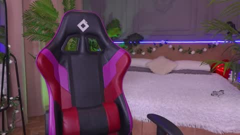 devilinee online show from 6, 3, 2025