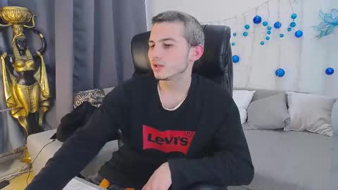 devin_ho online show from 15, 12, 2024