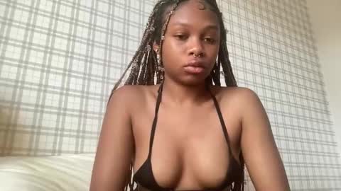 Snapshot of devinestar chatting on 4, 5, 2026 Devine Star online show from 4, 5, 2026