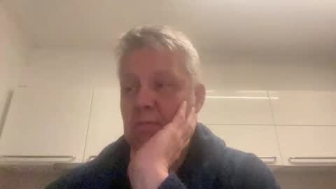 Snapshot of devon_nite chatting on 19, 12, 2025 Devon online show from 19, 12, 2025