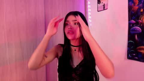 Snapshot of devours_fire chatting on 27, 11, 2025 Sara 3 online show from 27, 11, 2025