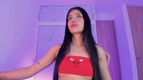 Snapshot of devours_fire chatting on 1, 6, 2026 Sara 3 online show from 1, 6, 2026