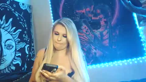 Snapshot of devyn_winter chatting on 12, 11, 2025 devyn winter online show from 12, 11, 2025