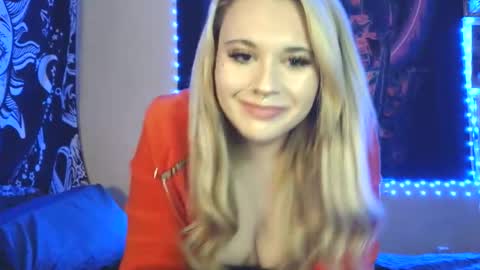 Snapshot of devyn_winter chatting on 15, 12, 2025 devyn winter online show from 15, 12, 2025