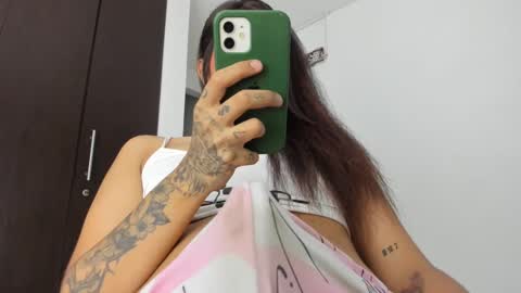 thumb up me please its important online show from 9, 1, 2025