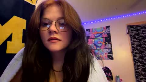 Snapshot of dezzydez354 chatting on 3, 3, 2026 dezzydez354 online show from 3, 3, 2026