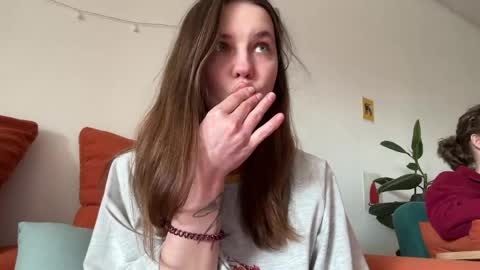 Snapshot of di_n_alex chatting on 25, 4, 2026 Di Alex online show from 25, 4, 2026