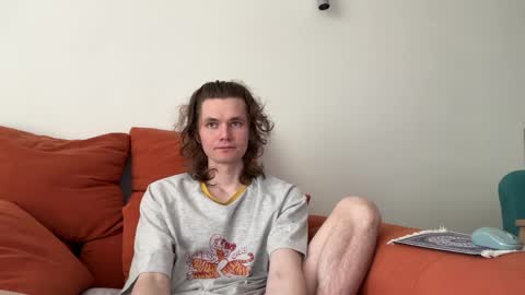 Snapshot of di_n_alex chatting on 18, 5, 2026 Di Alex online show from 18, 5, 2026