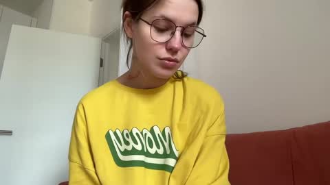 Snapshot of di_n_alex chatting on 3, 6, 2026 Di Alex online show from 3, 6, 2026