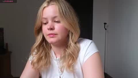 Snapshot of dianaholiday chatting on 18, 6, 2026 Olga online show from 18, 6, 2026