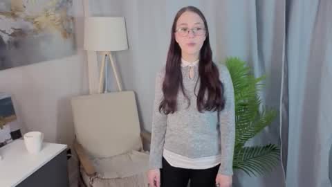 My name is Mia online show from 24, 10, 2025