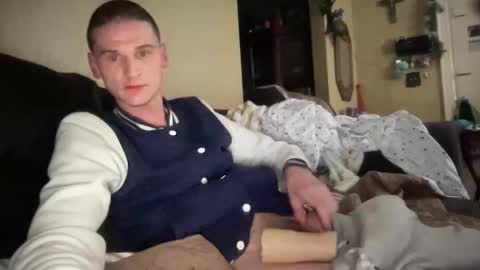 Snapshot of dickabitchdown chatting on 4, 12, 2025 DickABitchDown Alexys real spanishmami online show from 4, 12, 2025