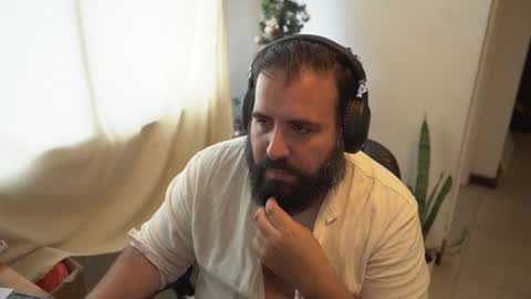 Snapshot of dicristalino chatting on 10, 12, 2024 Cristian Dipolino online show from 10, 12, 2024